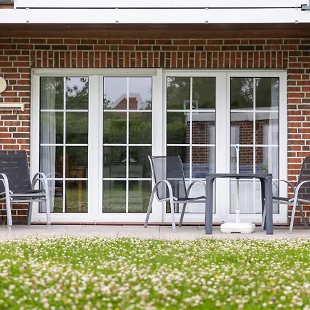 Riedgrashaus Riedgras 3 *